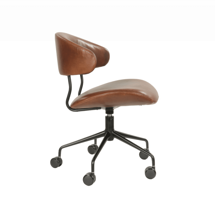 Dohánybarna színű marhabőrrel kárpitozott, bőr irodai forgószék.
