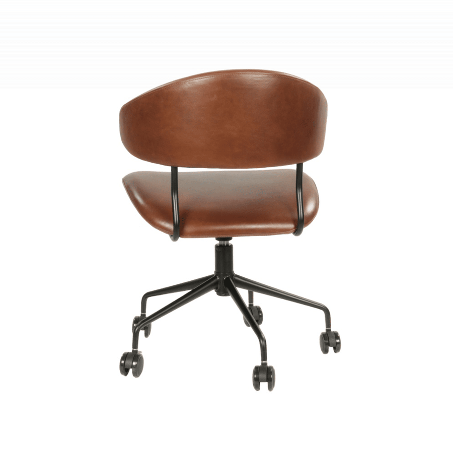 Dohánybarna színű marhabőrrel kárpitozott, bőr irodai forgószék.