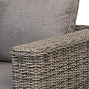 Calvi ülőgarnitúra textúrájának részlete, modern kültéri kialakításban.