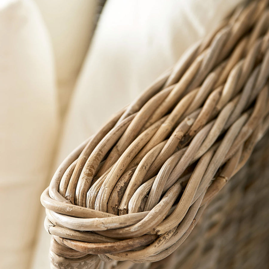 természetes rattan fonat részlet kültéri kanapén