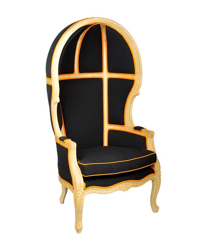 Fekete színű szövettel kárpitozott, kortárs stílusú design hintófotel.
