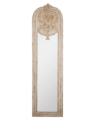 Antikolt bézs színű, magas Casa Roma falitükör shabby chic stílusban, íves felső díszítéssel.