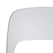 Fehér polipropilén bisztrószék.