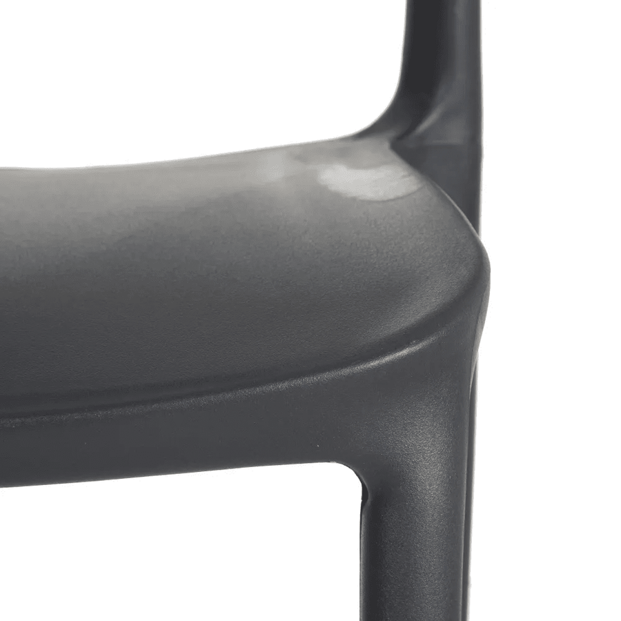 Sötétszürke polipropilén bisztrószék.