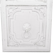 Antikolt fehér oroszlánfejes díszítés az alsó kazettán, Casa Roma fa falpanelen.