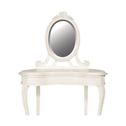 Törtfehér színű, gazdagon díszített kézműves fésülködőasztal.
