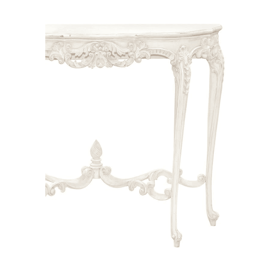 Törtfehér színű, gazdagon díszített kézműves konzolasztal.