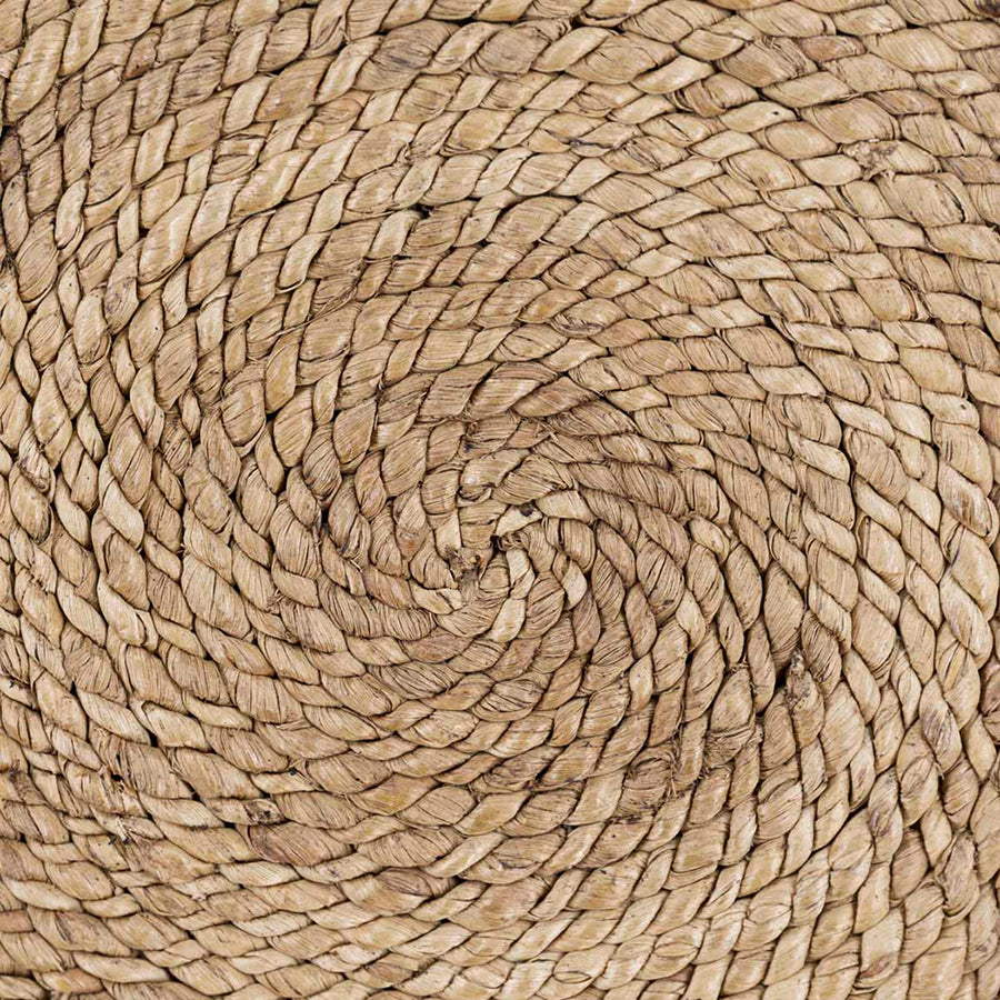 Növényi rattanból és banánlevélből készült kézműves étkezőszék..