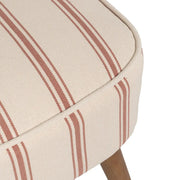 Ülőfelület közelről, pamut-poliészter szövet terrakotta csíkozással.