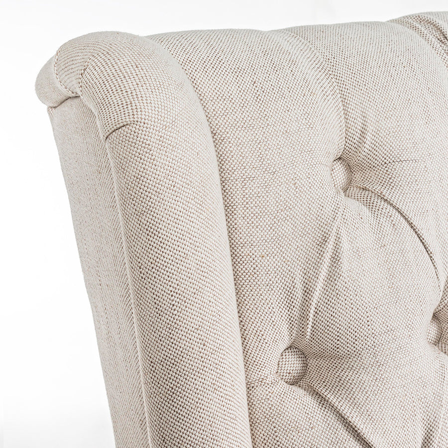 Bézs színű pamutvászon szövettel kárpitozott, koloniál stílusú étkezőszék.