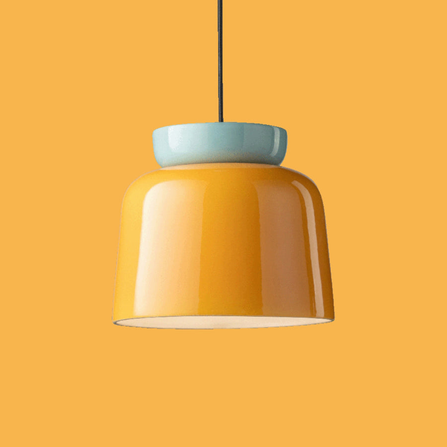 Formatervezett kortárs design függeszték lámpa.