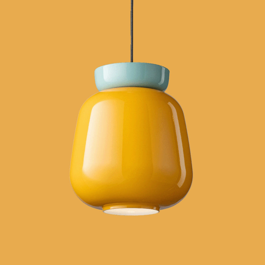 Formatervezett kortárs design függeszték lámpa.