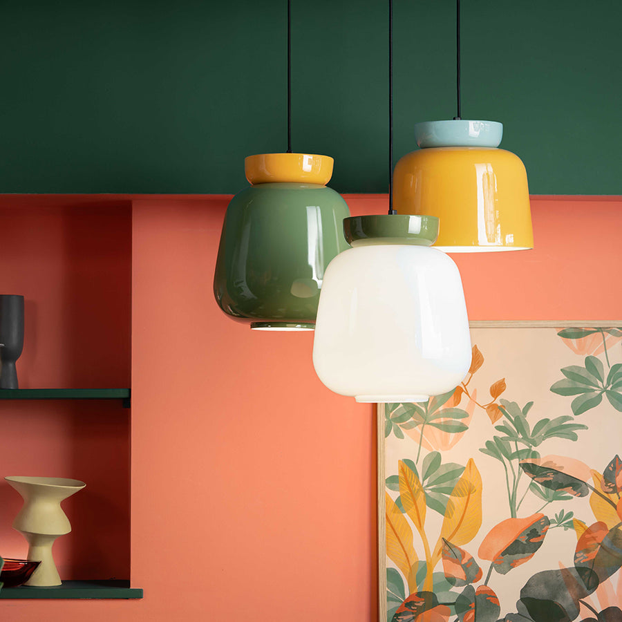 Formatervezett kortárs design függeszték lámpa.