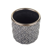 Felülnézetből készült fotó a Dalia kaspó belső részéről és pereméről