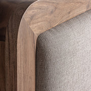 Japandi stílusú, bézs színű betétes, akácfa franciaágy.