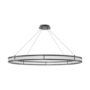 Opálos matt felületű üvegrudakból álló kör formájú dizájn csillár.