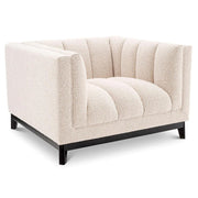 Krémszínű buklé szövettel kárpitozott, prémium minőségű, formatervezett design fotel.