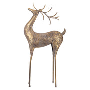 Antikolt arany felületű szarvas szobor háromnegyedes nézetben