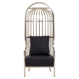 Ezüstszínű, kalitka formájú design fotel.