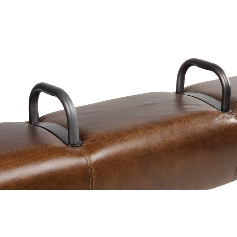 Elliot bőrpad fogantyúk közelről, prémium bőrkárpit