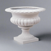 Antik hatású, fehér kaspó tál 55 cm átmérővel az England kollekcióból, talpas kialakítással, stúdió háttér előtt.