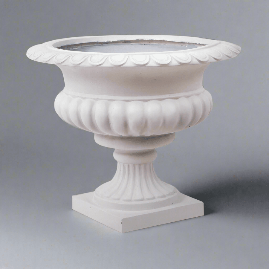 Antik hatású, fehér kaspó tál 55 cm átmérővel az England kollekcióból, talpas kialakítással, stúdió háttér előtt.