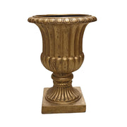 Aranyszínű England kaspó klasszikus bordázattal, műgyanta kivitelben