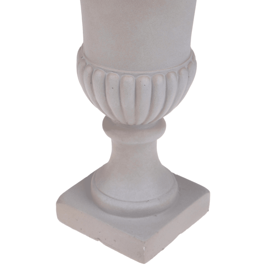 England homokszínű kaspó talprész közelről, szögletes alapon