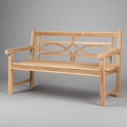 Tömör teakfából készült, díszes kerti pad.