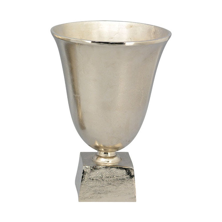 Alumíniumból készült, ezüstszínű váza .