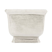 Alumíniumból készült, ezüstszínű váza,