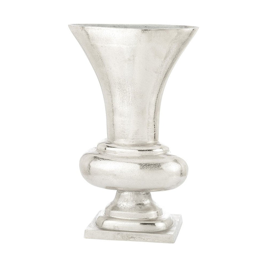 Alumíniumból készült, ezüstszínű váza.