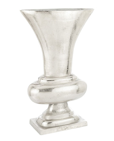 Alumíniumból készült, ezüstszínű váza.