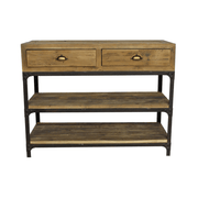 Elölnézeti kép a Factory kollekció 100 cm-es, indusztriális stílusú konzolasztaláról, két fiókkal és három nyitott fa polccal.