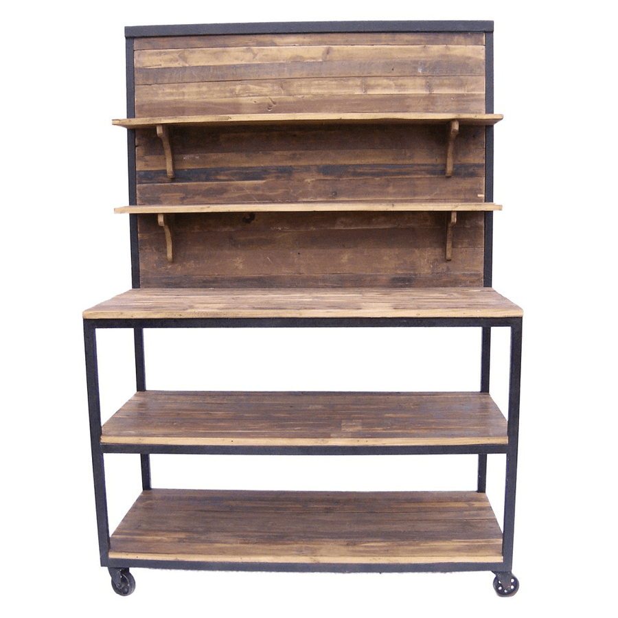 Factory tálaló szemből, nyitott polcokkal és fa hátlappal