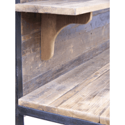 Factory tálaló közelről, a felső polc tartókonzoljának részletével