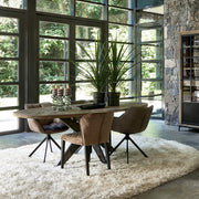 Nagyméretű ovális tölgyfa étkezőasztal modern nappali térben