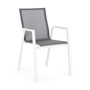 Fehér színű modern kerti szék.