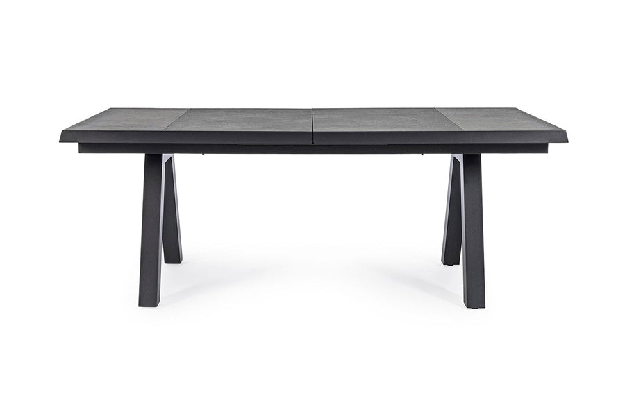 Fekete színű modern kerti asztal.