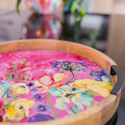 Rózsaszín színű design tálca.