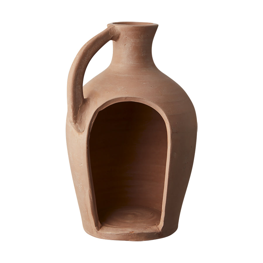 Korsó formájú, kézműves terrakotta lámpás.