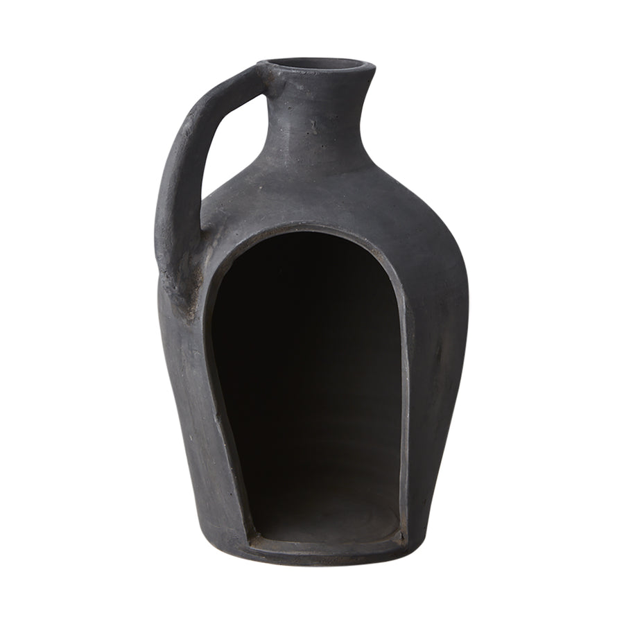 Korsó formájú, kézműves terrakotta lámpás.