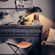 Barna színű, gomba formájú, fém design asztali lámpa.