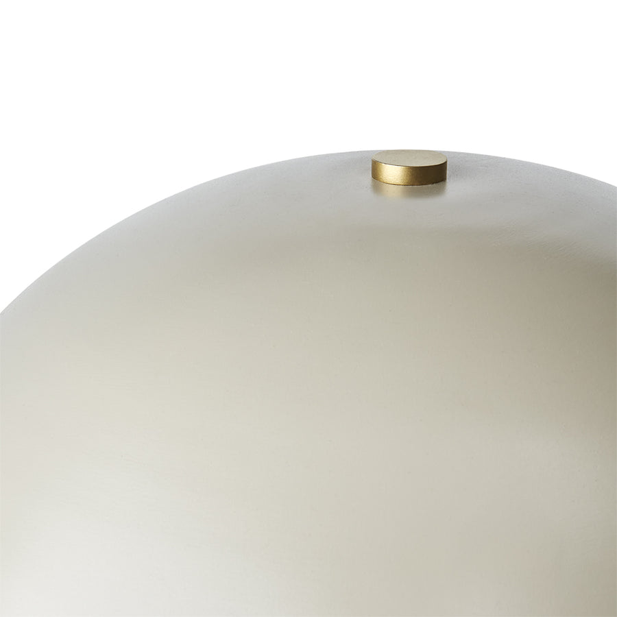 Bézs színű, gomba formájú, fém design asztali lámpa.