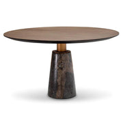 Kerek formájú dizájn étkezőasztal.