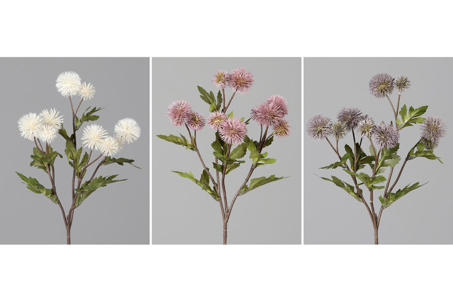 Fáradt rózsaszín színárnyalatú bogáncs művirág.