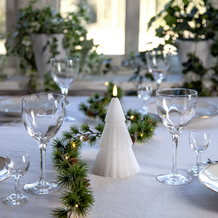 Fenyőfa formájú, karácsonyi LED gyertya.