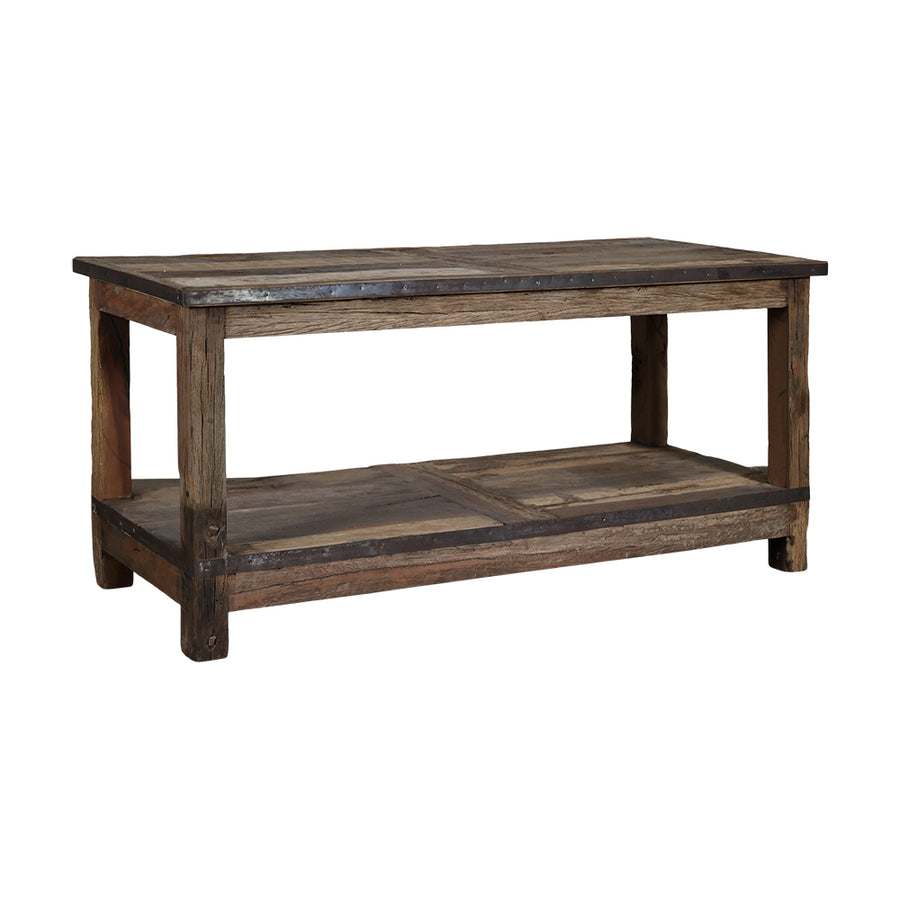 GRIMAUD rusztikus dohányzóasztal újrahasznosított fából, alsó polccal – elölnézet