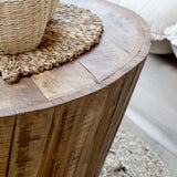 Grimaud dohányzóasztal részletfotó a fa patinás felületéről