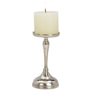 Ezüstszínű alumínium gyertyatartó.